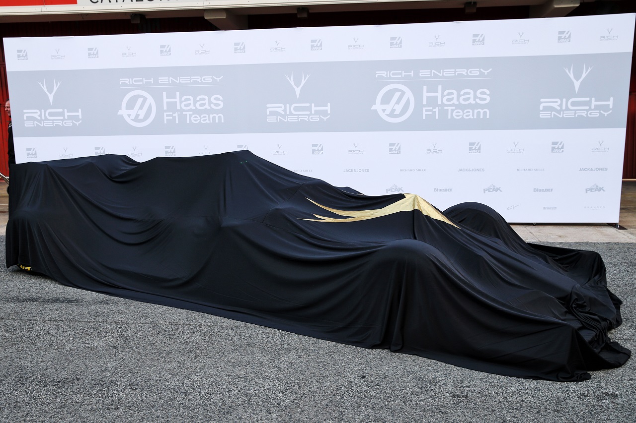 The Haas VF-19 under wraps.
18.02.2019.