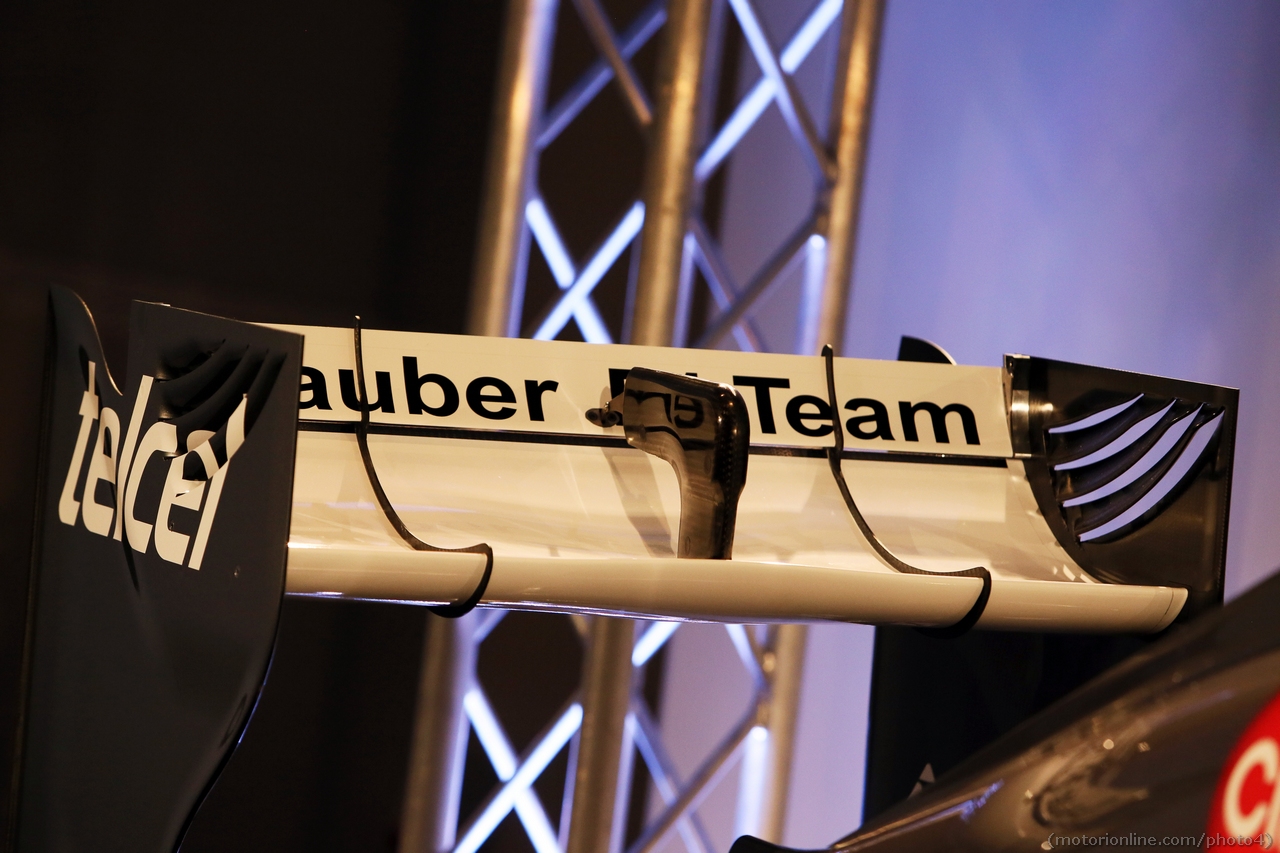 Sauber C32 rear wing.
