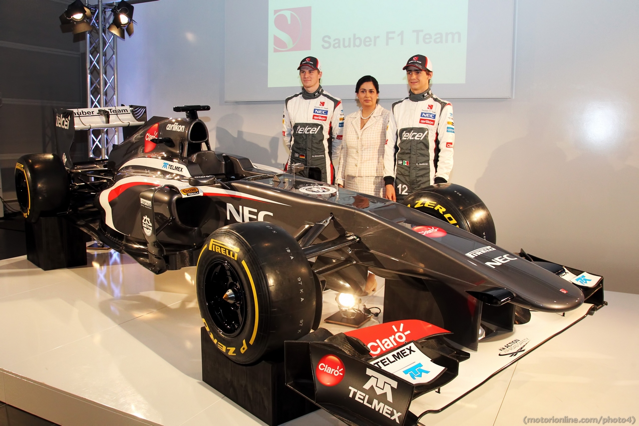 With the new Sauber C32 (L to R): Nico Hulkenberg (GER) Sauber with Monisha Kaltenborn (AUT) Sauber Team Principal and team mate Esteban Gutierrez (MEX) Sauber.

