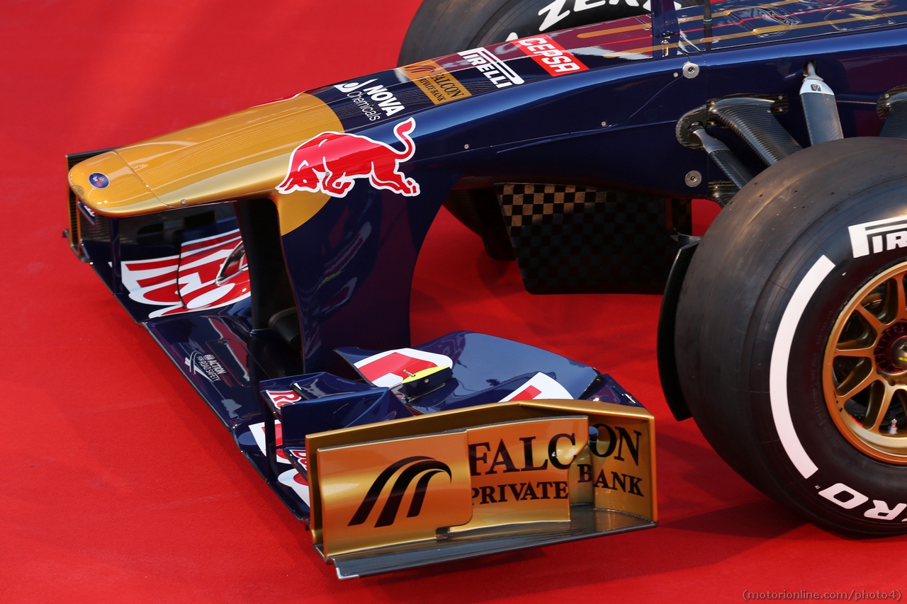 Scuderia Toro Rosso STR8 front wing.
