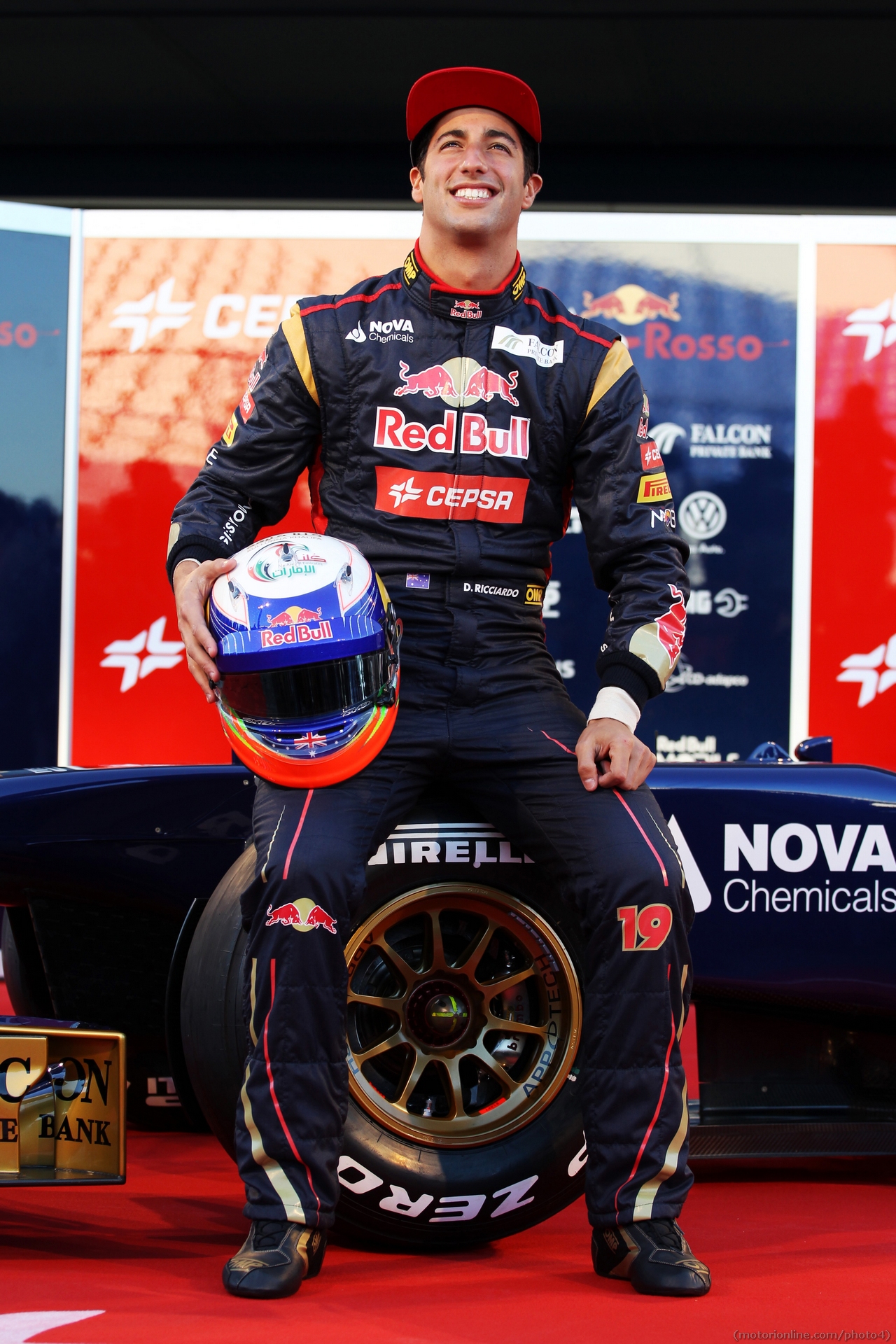 Daniel Ricciardo (AUS) Scuderia Toro Rosso.
