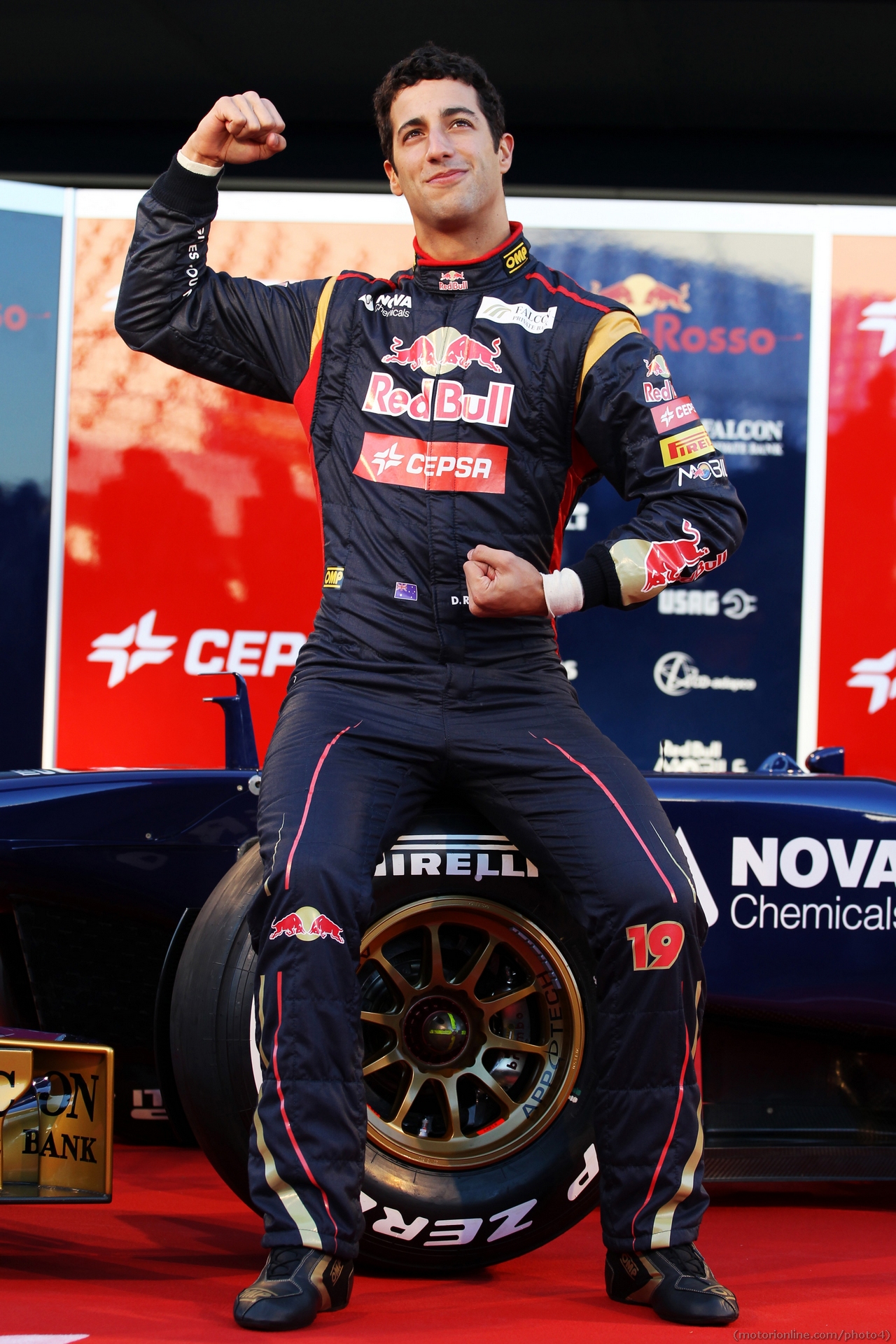 Daniel Ricciardo (AUS) Scuderia Toro Rosso.
