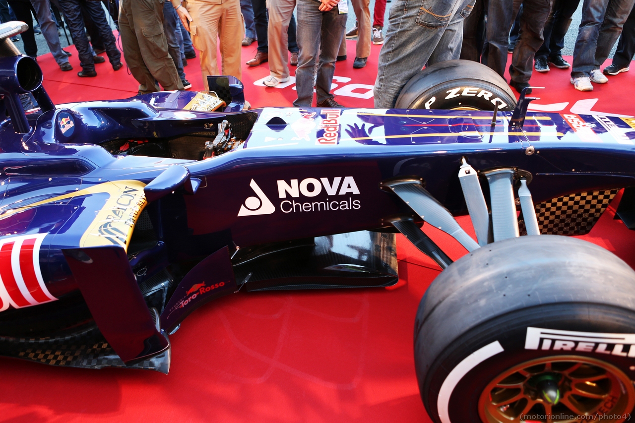 Scuderia Toro Rosso STR8 detail.
