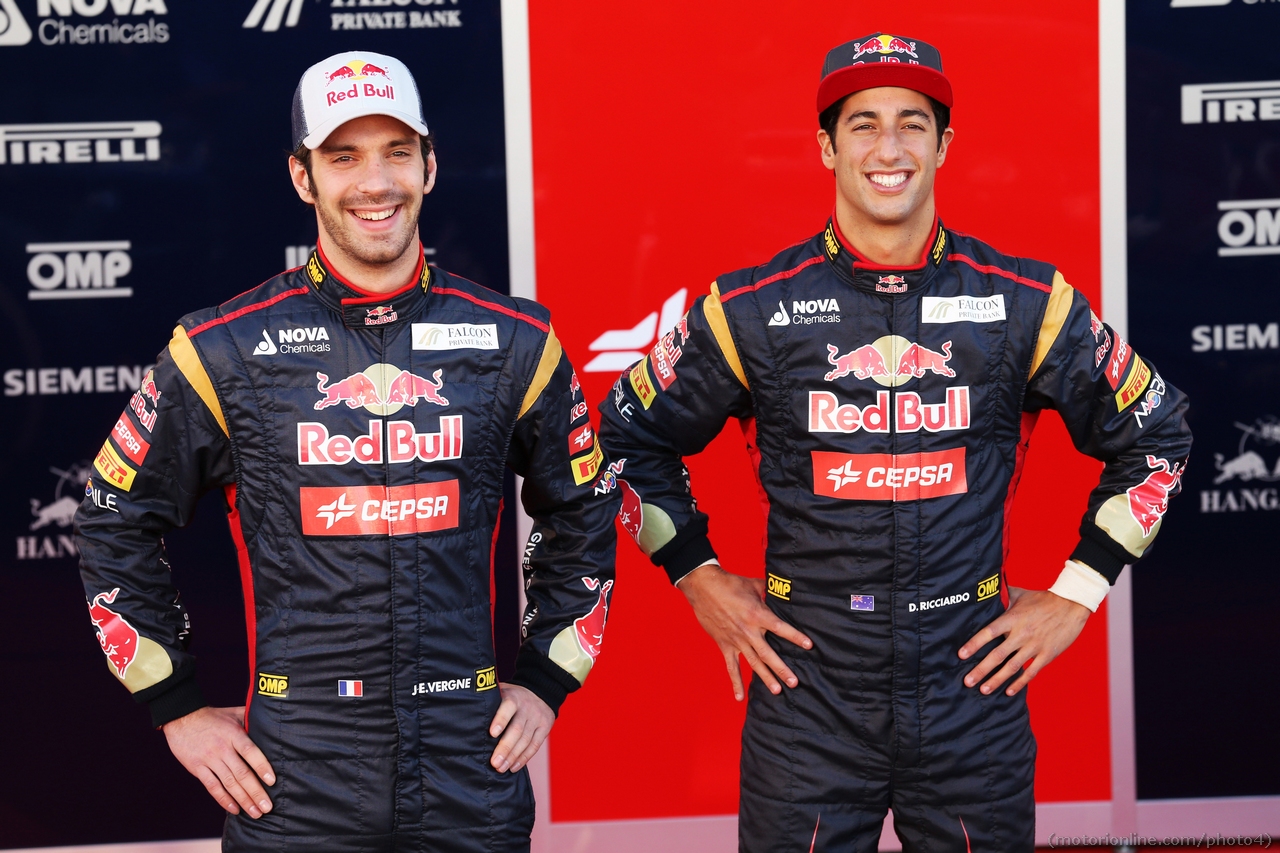 (L to R): Jean-Eric Vergne (FRA) Scuderia Toro Rosso and team mate Daniel Ricciardo (AUS) Scuderia Toro Rosso.
