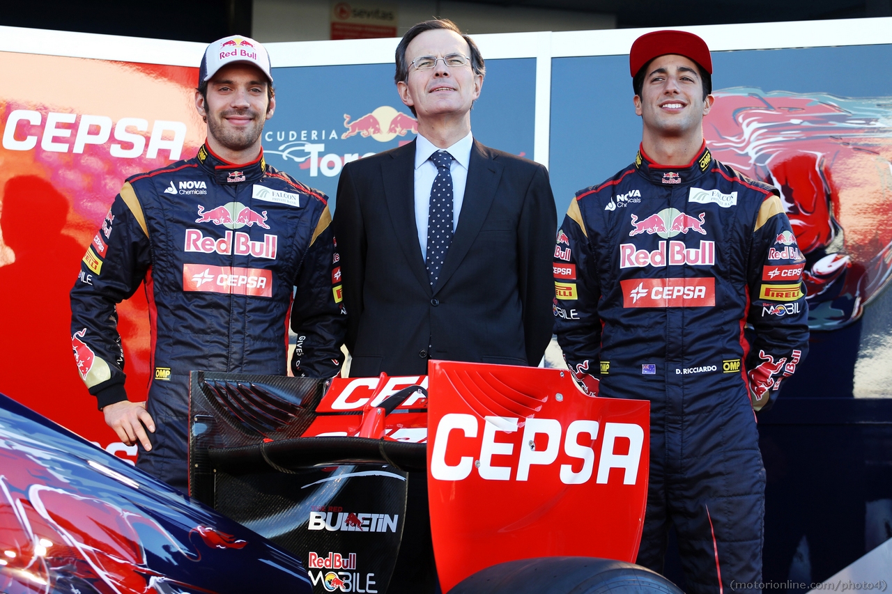 (L to R): Jean-Eric Vergne (FRA) Scuderia Toro Rosso and Daniel Ricciardo (AUS) Scuderia Toro Rosso.
