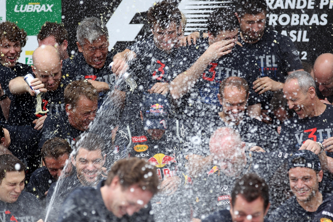 25.11.2012- Race, Celebration, Sebastian Vettel (GER) Red Bull Racing RB8, 3 times World Champion 2012 