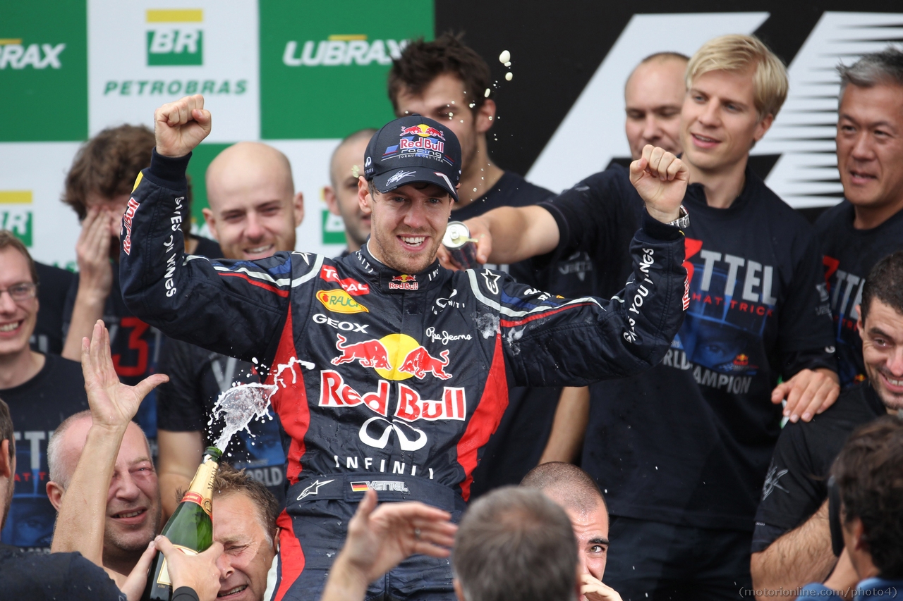 25.11.2012- Race, Celebration, Sebastian Vettel (GER) Red Bull Racing RB8, 3 times World Champion 2012 