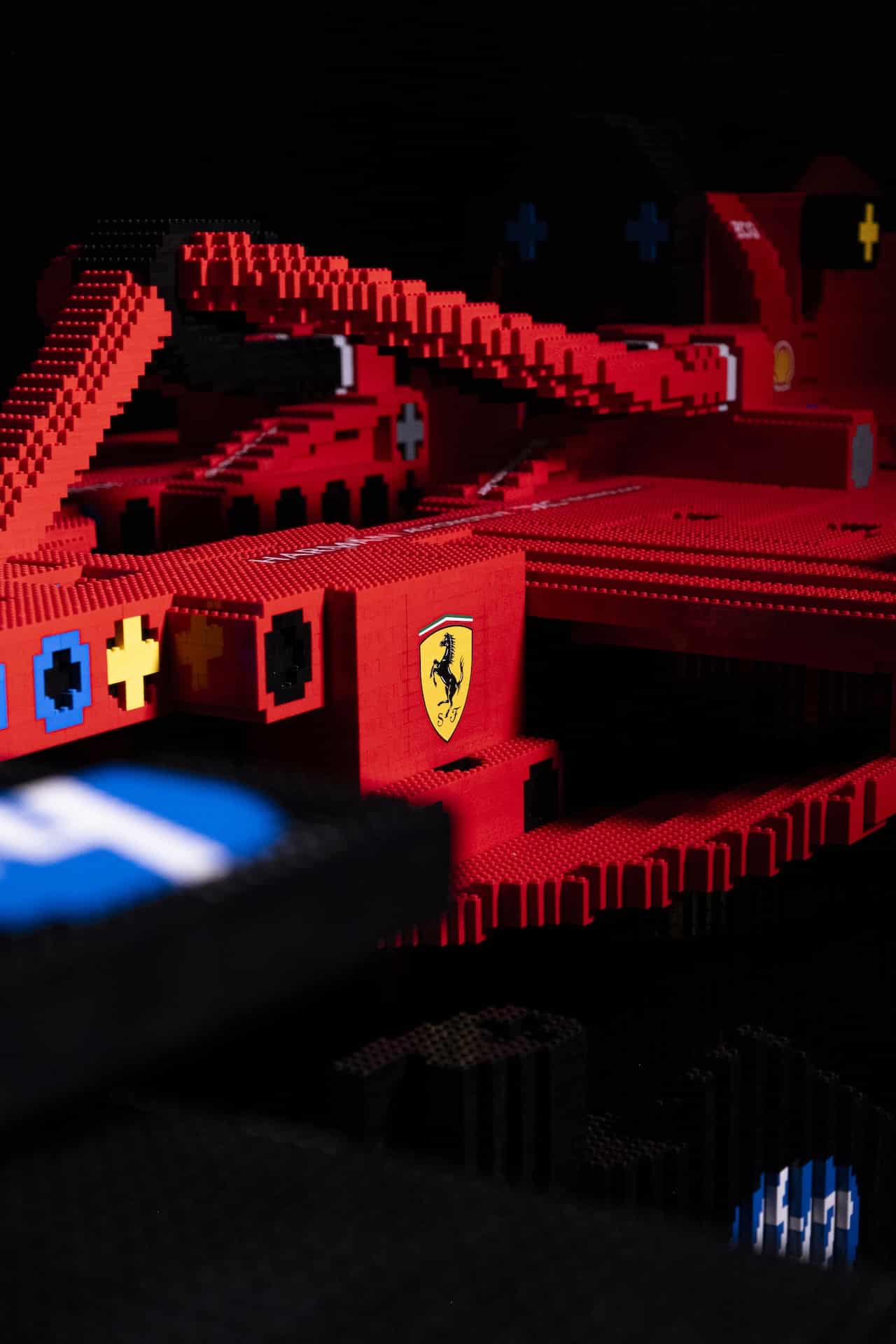 Set Lego SF-24 e replica vettura Lego Store San Babila (Milano)