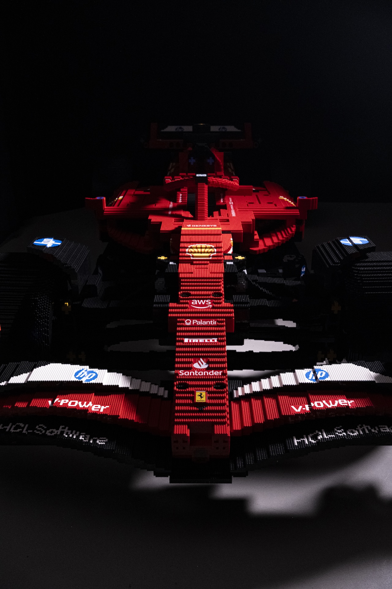 Set Lego SF-24 e replica vettura Lego Store San Babila (Milano)