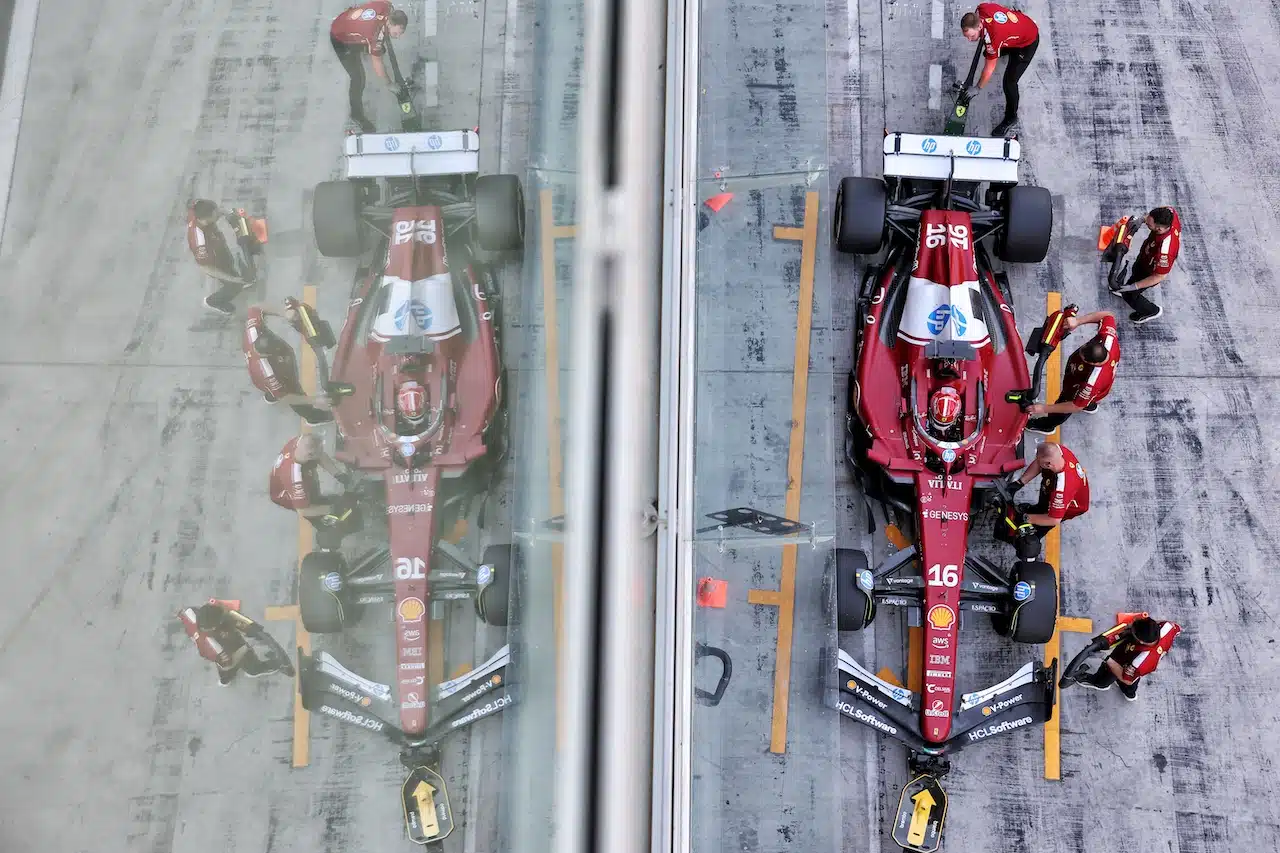 TEST ABU DHABI 2025 - FERRARI MULE CAR 2026