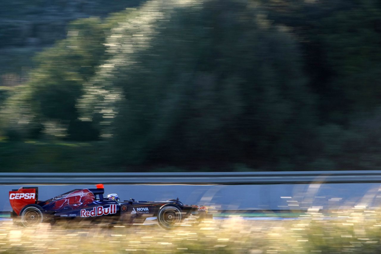 08.02.2012 Jerez, Spain,
Daniel Ricciardo (AUS), Scuderia Toro Rosso   - Formula 1 Testing, day 1 - Formula 1 World Championship 