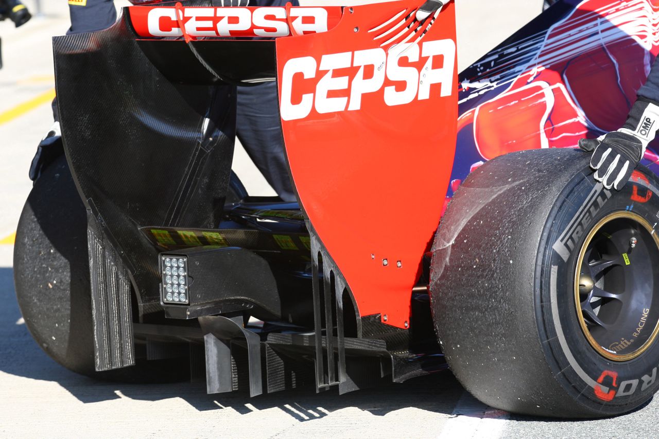 07.02.2012 Jerez, Spain,
Daniel Ricciardo (AUS), Scuderia Toro Rosso rear wing  - Formula 1 Testing, day 1 - Formula 1 World Championship 
