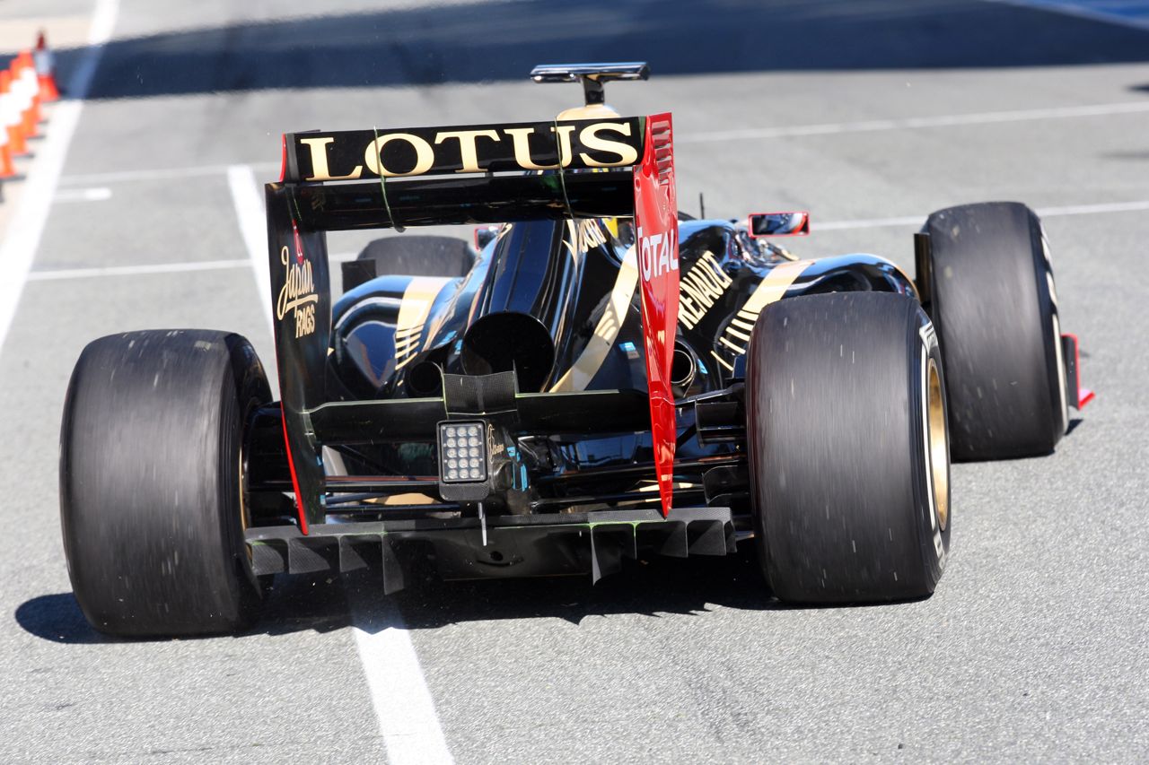 07.02.2012 Jerez, Spain,
Kimi Raikkonen, Lotus Renault F1 Team rear wing  - Formula 1 Testing, day 1 - Formula 1 World Championship 