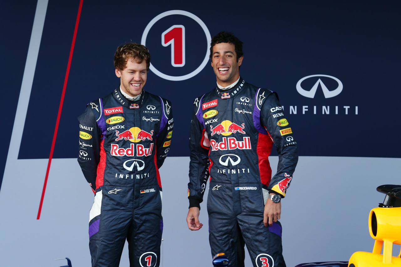 (L to R): Sebastian Vettel (GER) Red Bull Racing and Daniel Ricciardo (AUS) Red Bull Racing at the unveiling of the new Red Bull Racing RB10.
28.01.2014. Formula One Testing, Day One, Jerez, Spain.