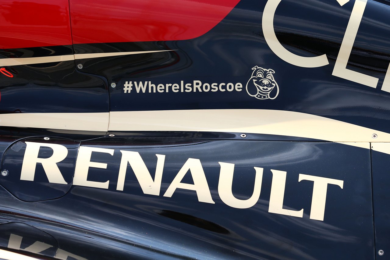 #WhereIsRoscoe message on the Lotus F1 E21.
