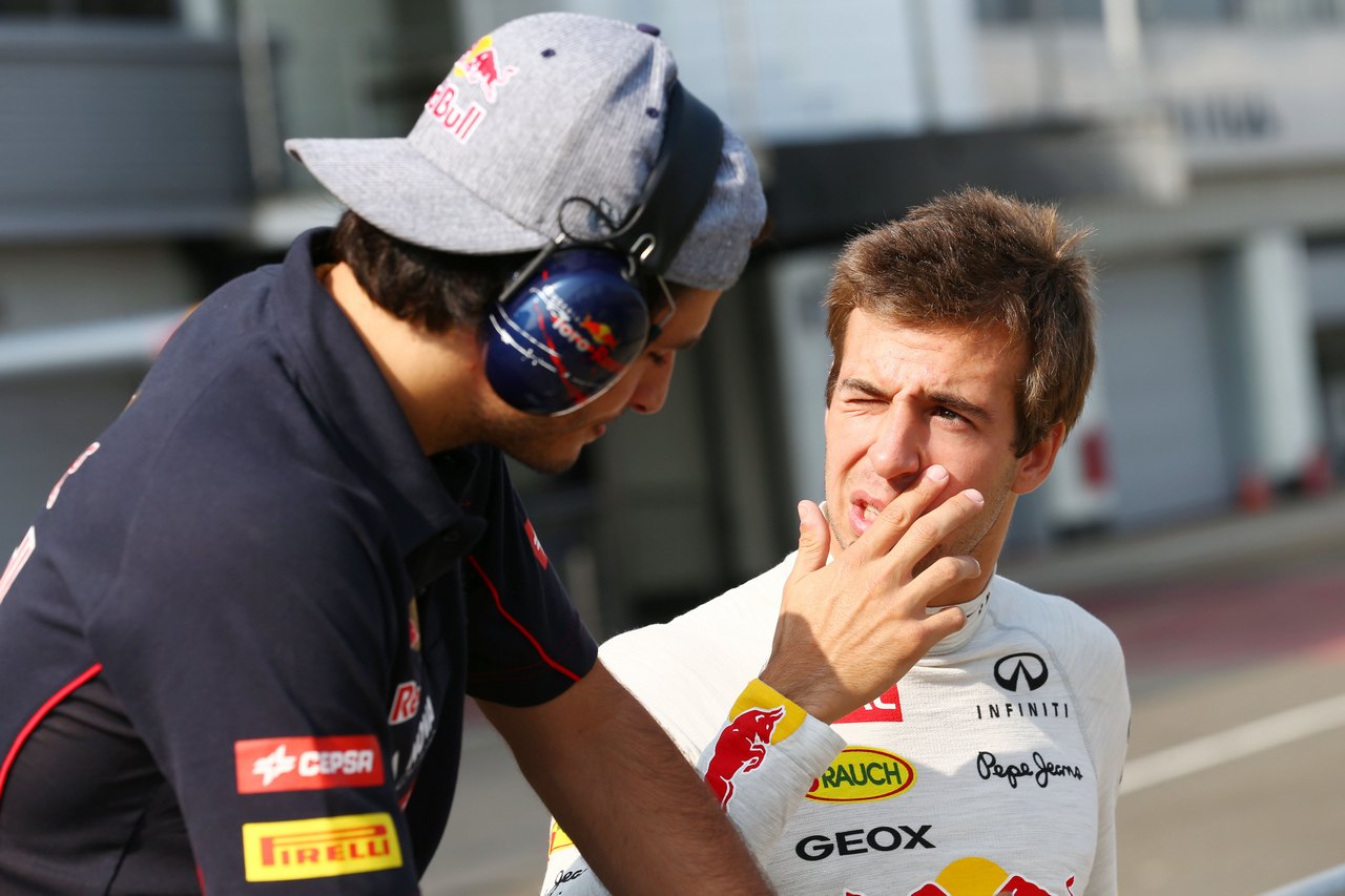 (L to R): Carlos Sainz Jnr (ESP) Scuderia Toro Rosso Test Driver with Antonio Felix da Costa (POR) Red Bull Racing Test Driver.
