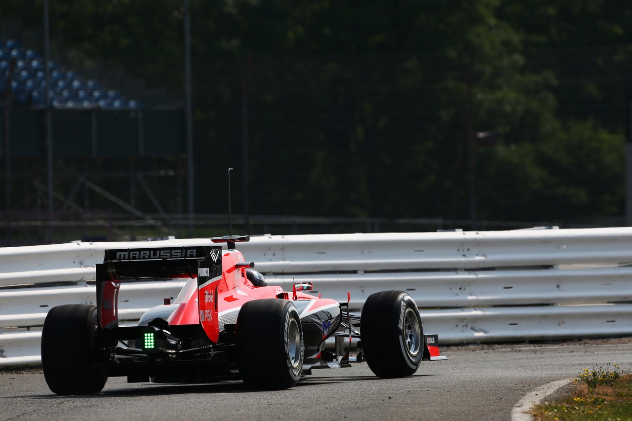 Rodolfo Gonzalez (VEN) Marussia F1 Team MR02 Reserve Driver leaves the pits.
