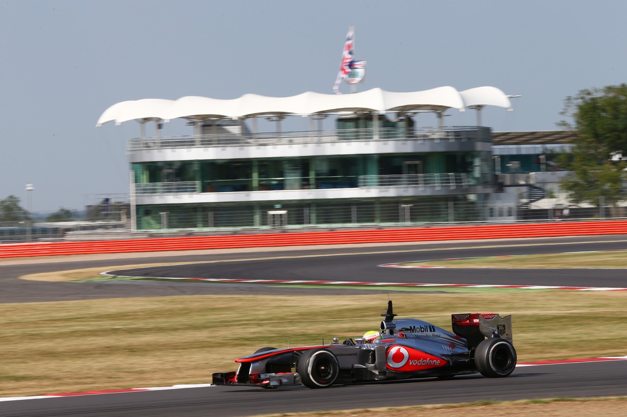 Oliver Turvey (GBR) McLaren McLaren MP4-28 Test Driver.

