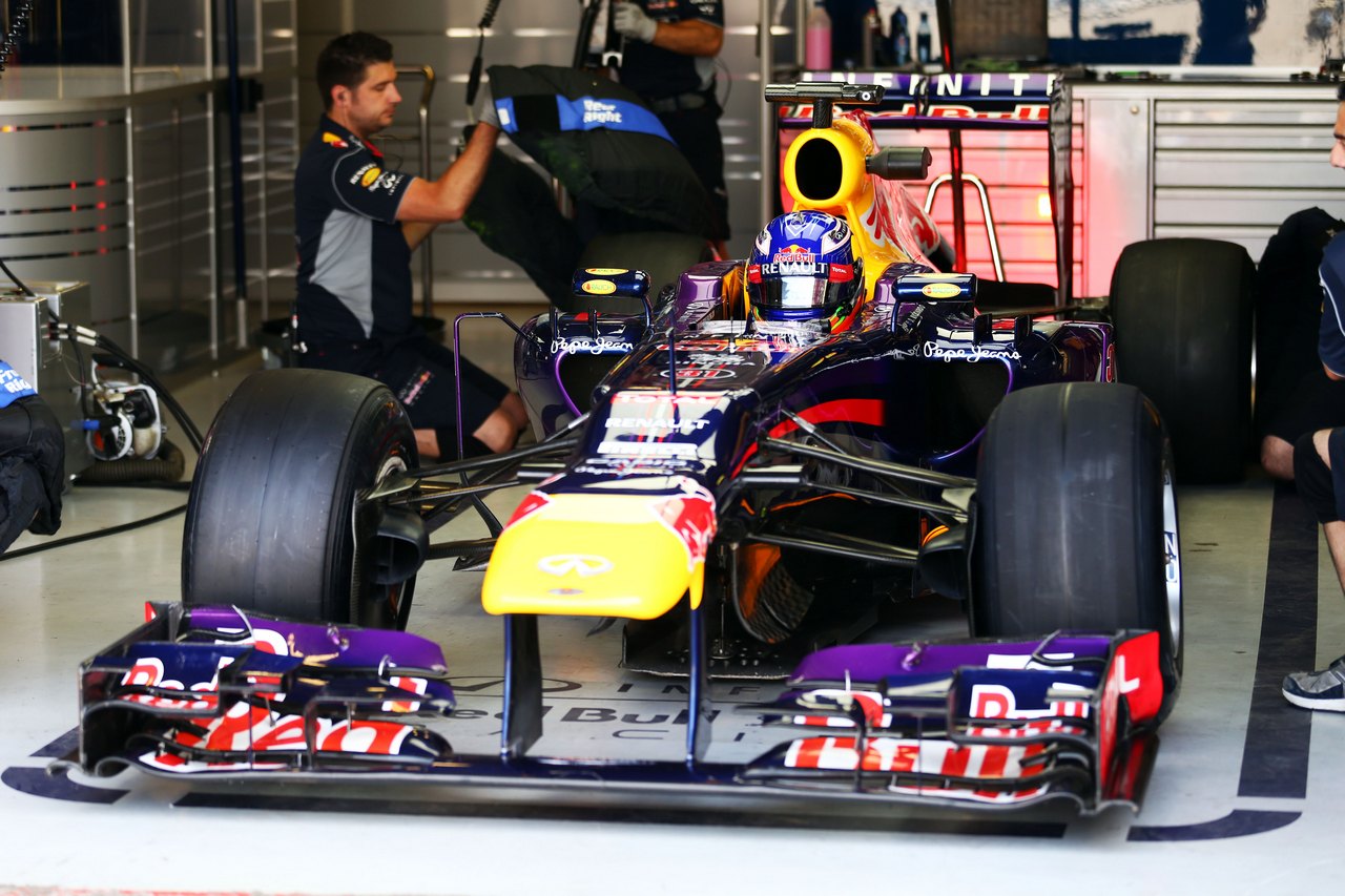 Daniel Ricciardo (AUS) Red Bull Racing RB9 Test Driver.
