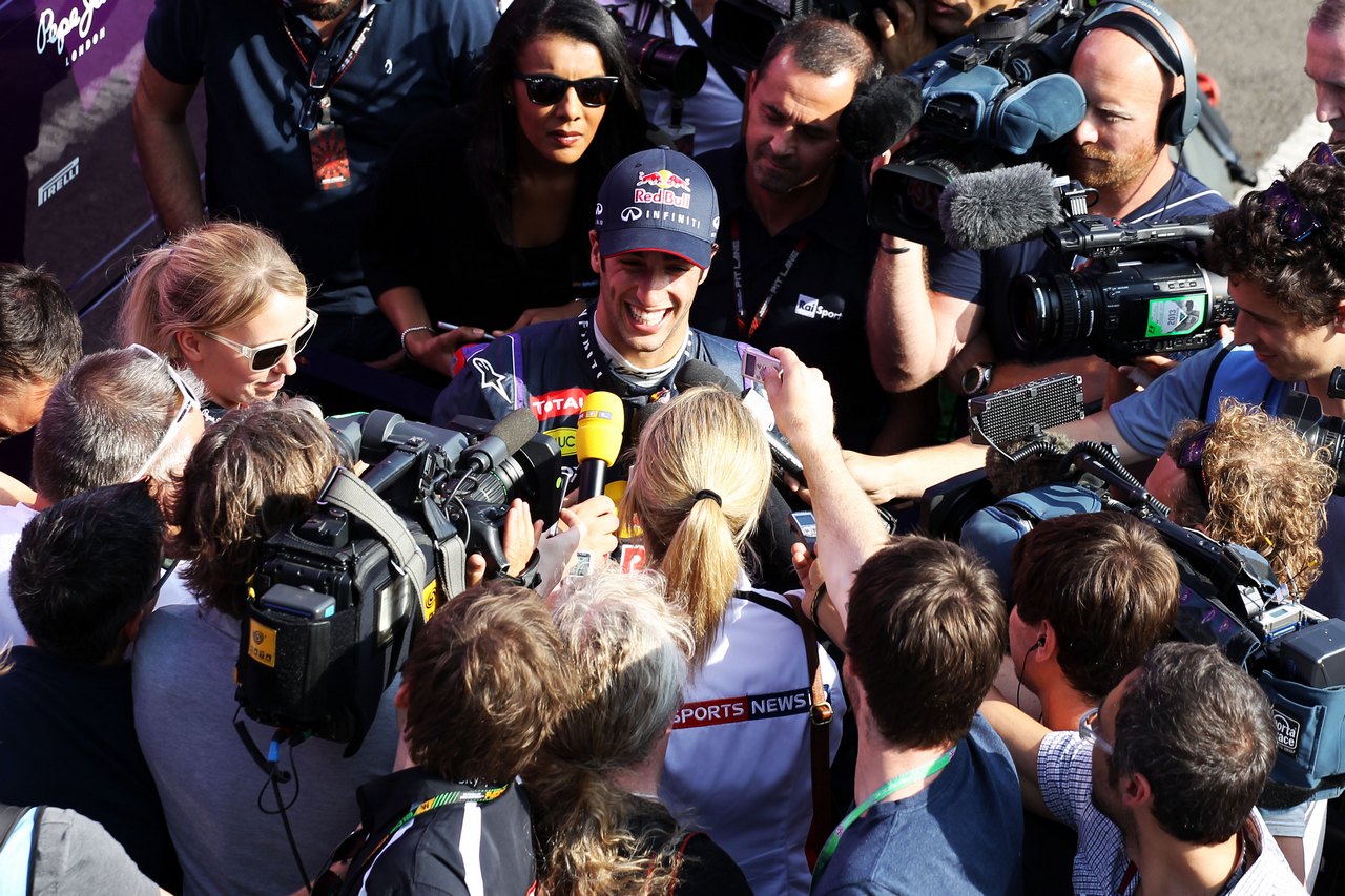 Daniel Ricciardo (AUS) Red Bull Racing Test Driver with the media.
