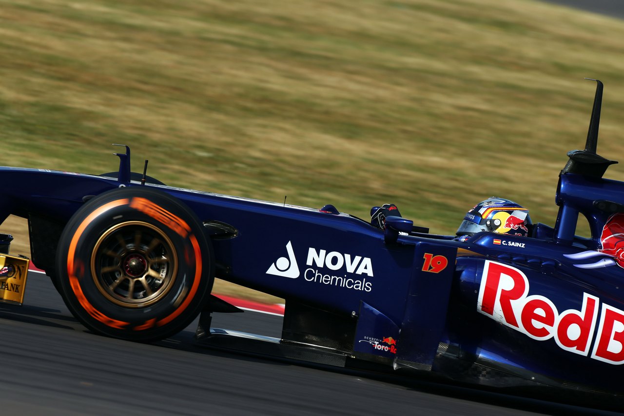 Carlos Sainz Jnr (ESP) Scuderia Toro Rosso STR8 Test Driver.
