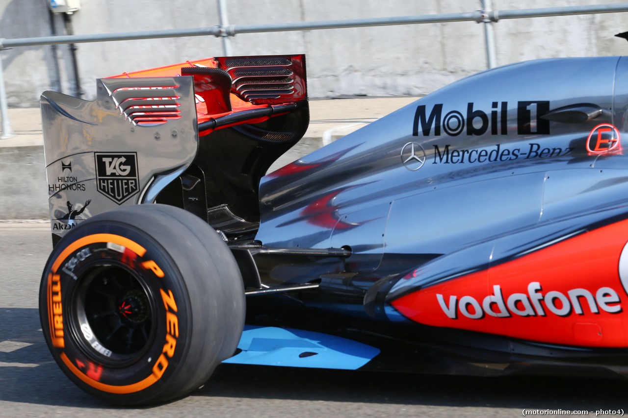 Kevin Magnussen (DEN) McLaren MP4-28 Test Driver rear floor detail.
