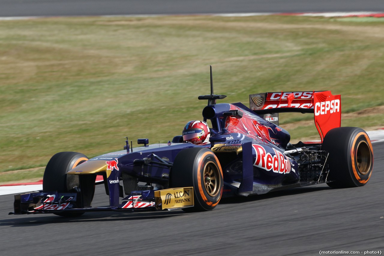 Johnny Cecotto Jr (VEN) Scuderia Toro Rosso STR8 Test Driver.
