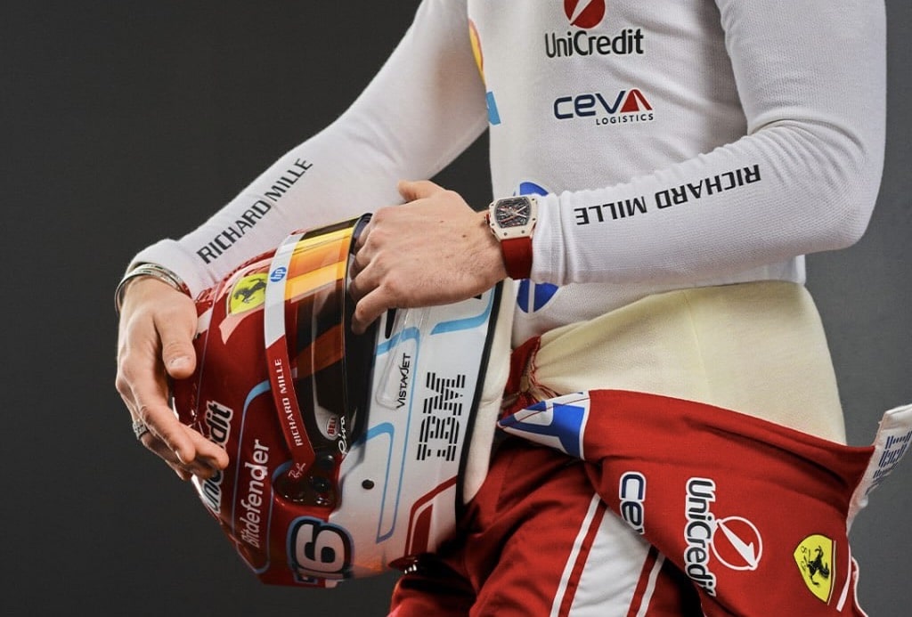 TUTE E CASCHI FERRARI 2026