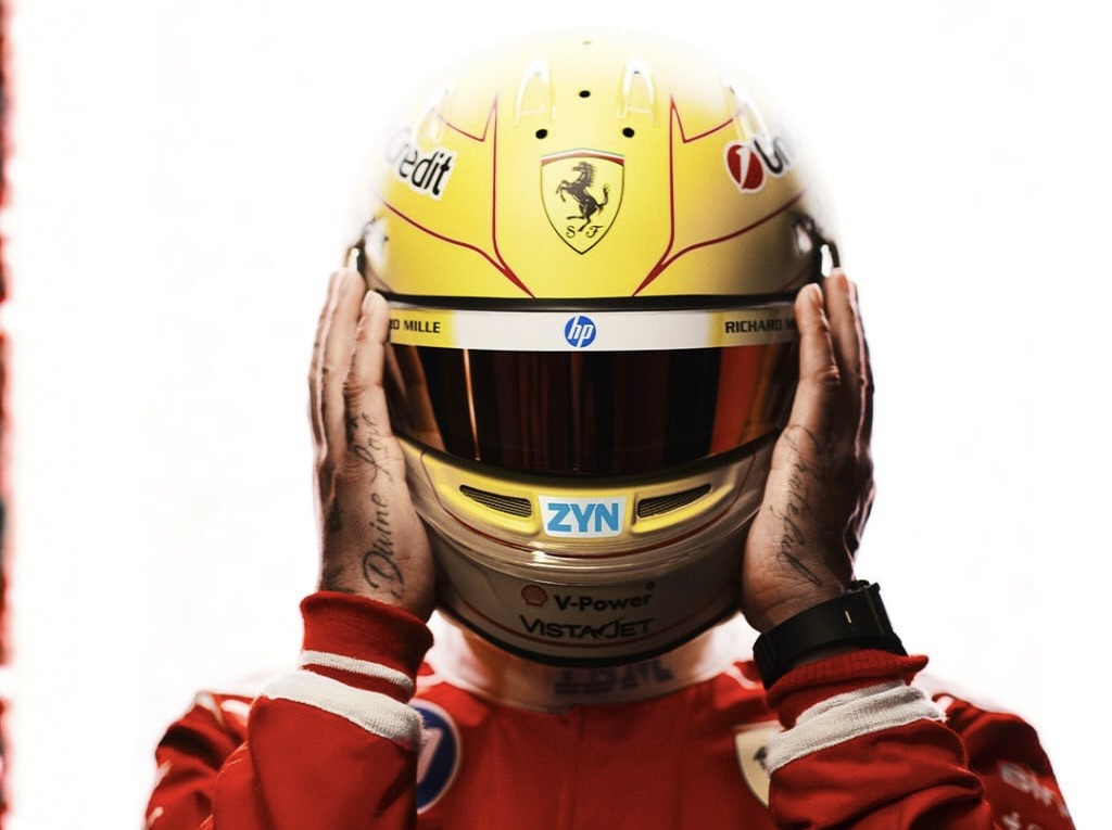 TUTE E CASCHI FERRARI 2026