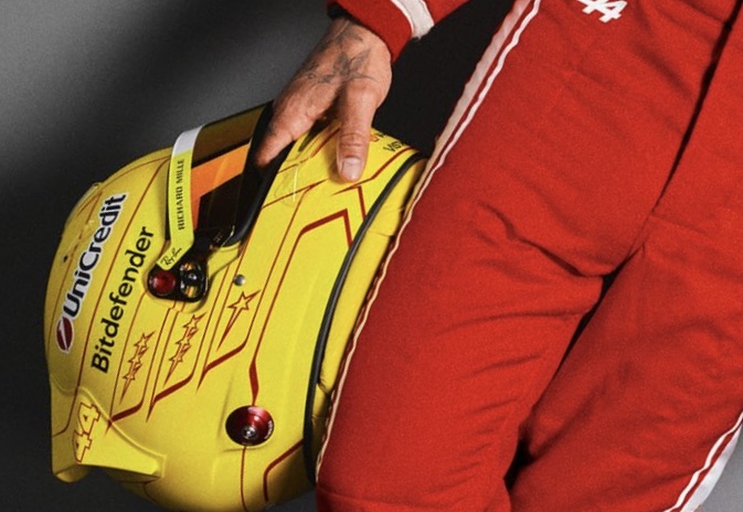 TUTE E CASCHI FERRARI 2026