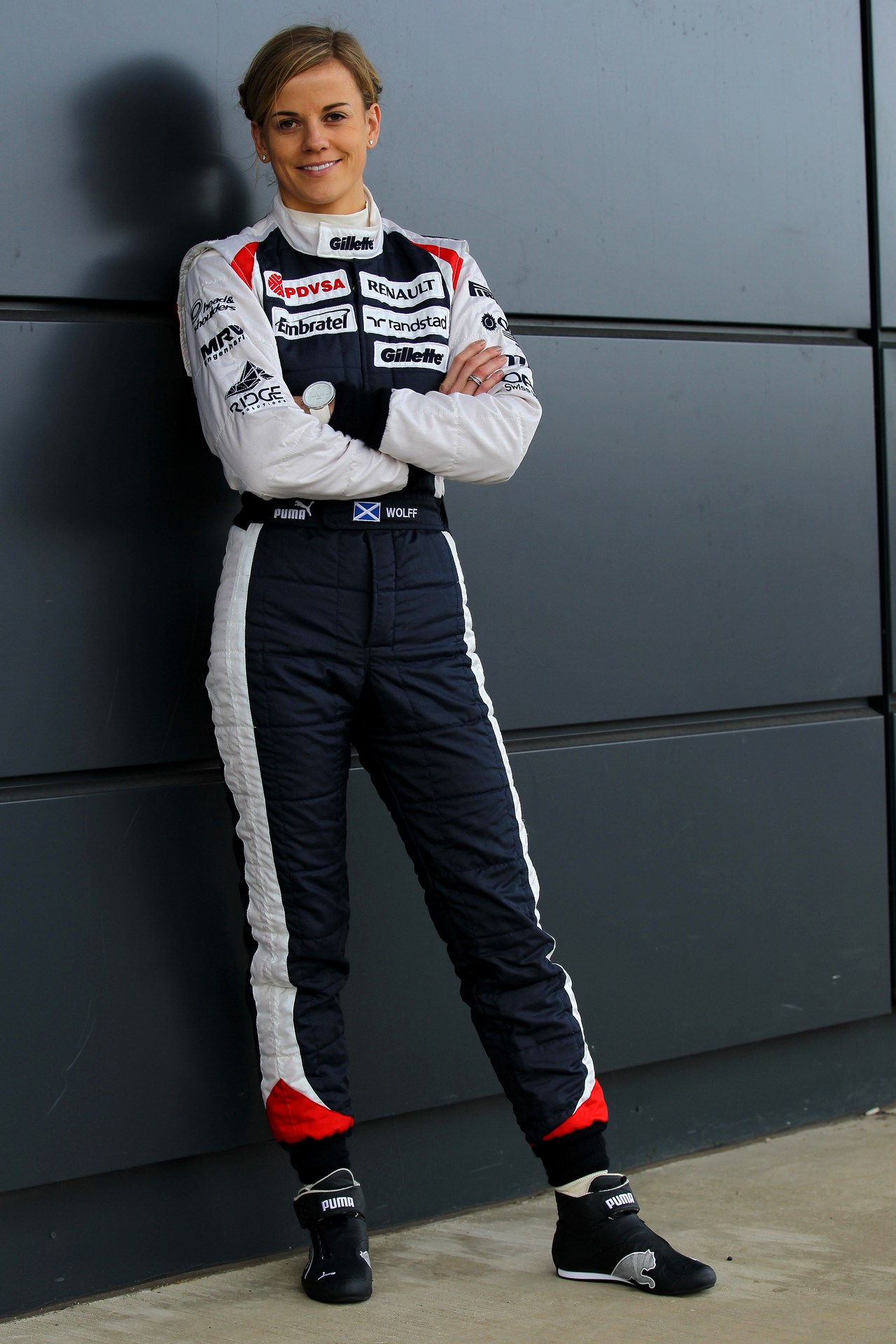 Susie Wolff (GBR), drives the Williams FW33 
