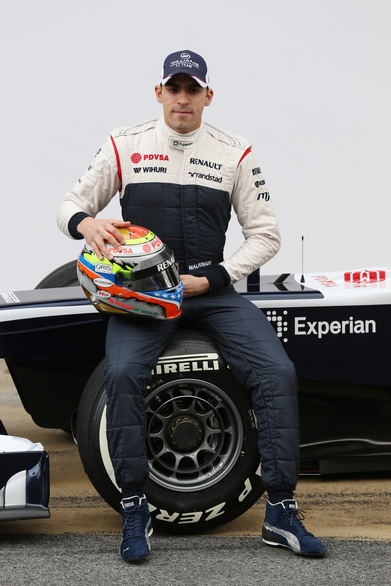 Pastor Maldonado (VEN) Williams with the new Williams FW35.
