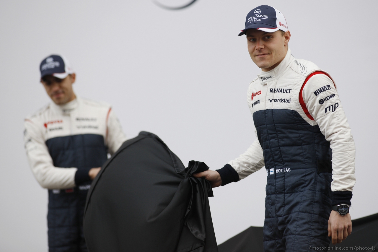 Valtteri Bottas (FIN) Williams (Right) and team mate Pastor Maldonado (VEN) Williams unveil the new Williams FW35.
