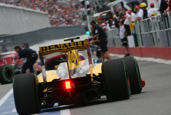 La Renault potrebbe fornire quattro squadre nel 2011