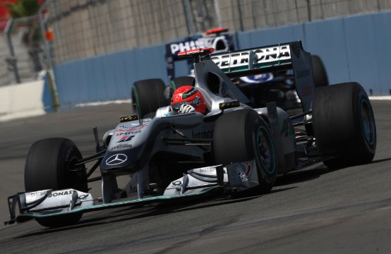 Lauda: “La Mercedes dovrebbe pensare al 2011”