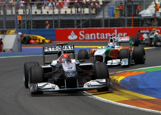 Mercedes: anche Schumacher polemico con la direzione gara
