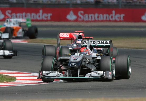 Haug da fiducia a Schumacher: “Con noi anche nel 2011”