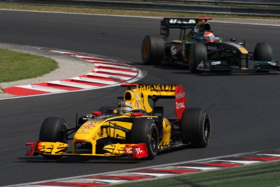 Renault e Mercedes multate per gli incidenti ai box