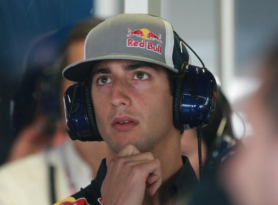 Toro Rosso: Buemi lascerà il posto a Ricciardo nel 2011?