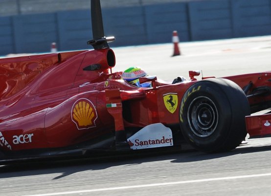 Ferrari: Prima giornata di prove con le gomme Pirelli