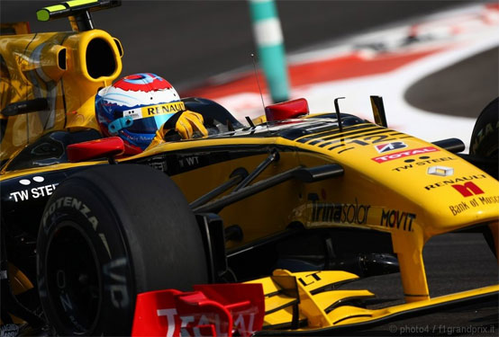 Renault: Petrov nella top 10 in qualifica ad Abu Dhabi, Kubica fuori dalla Q3