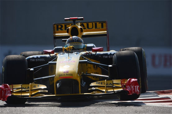 GP Abu Dhabi, la pista sucia obstaculiza las pruebas de Renault