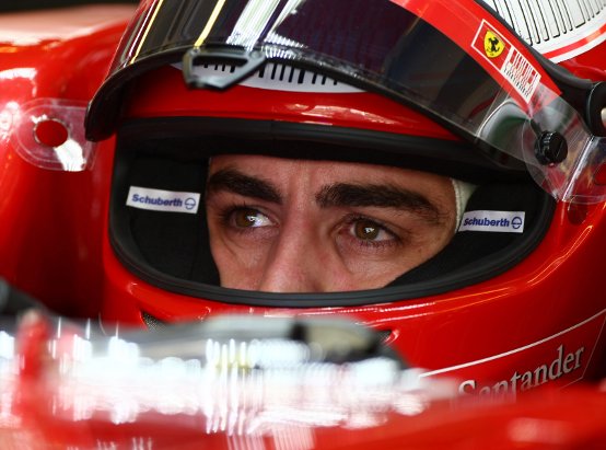 Alonso non sa se la Ferrari farà cambiamenti nello staff