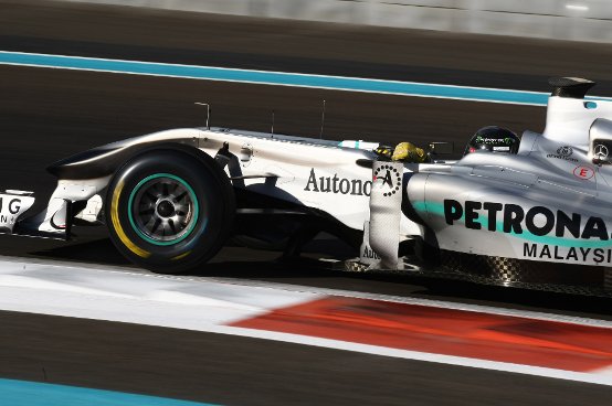 La Mercedes ha superato i crash test per il 2011