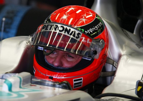 Mercedes conferma: Schumacher soffre di nausea quando è al simulatore