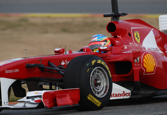 Test a Valencia: Alonso parte bene con la Ferrari F150