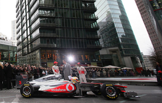 Anche McLaren e Mercedes potrebbero montare gli scarichi frontali