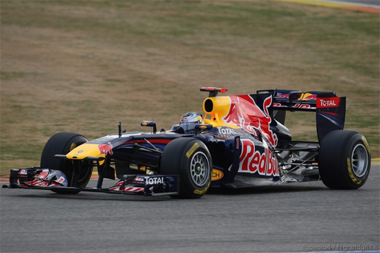 Test F1 a Valencia: Vettel primo con la Red Bull