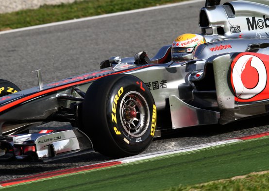 Hamilton: “La nuova McLaren è più lenta di un secondo”