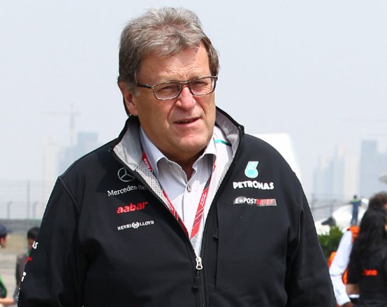 Norbert Haug soddisfatto della potenza del motore Mercedes